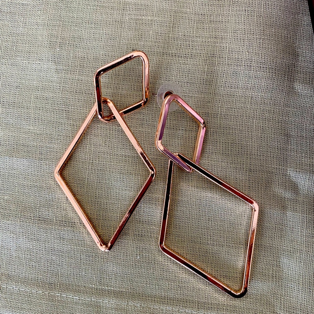 Gold geometric dangle earrings